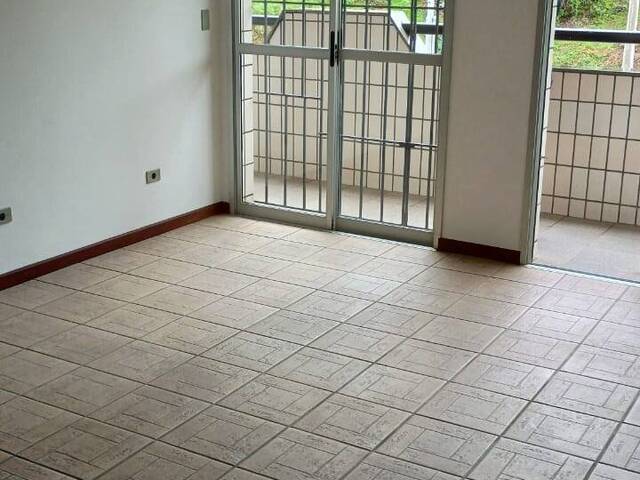 #27 - Apartamento para Venda em Poços de Caldas - MG